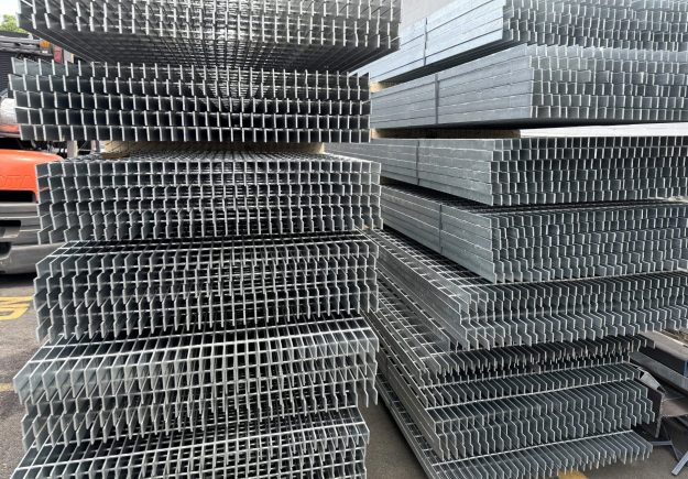 new-york-electro-forged-galvanized-metal-bar-grating-2 new-york-electro-forged-galvanized-metal-bar-grating-2