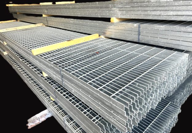 new-york-electro-forged-galvanized-metal-bar-grating-3 new-york-electro-forged-galvanized-metal-bar-grating-3
